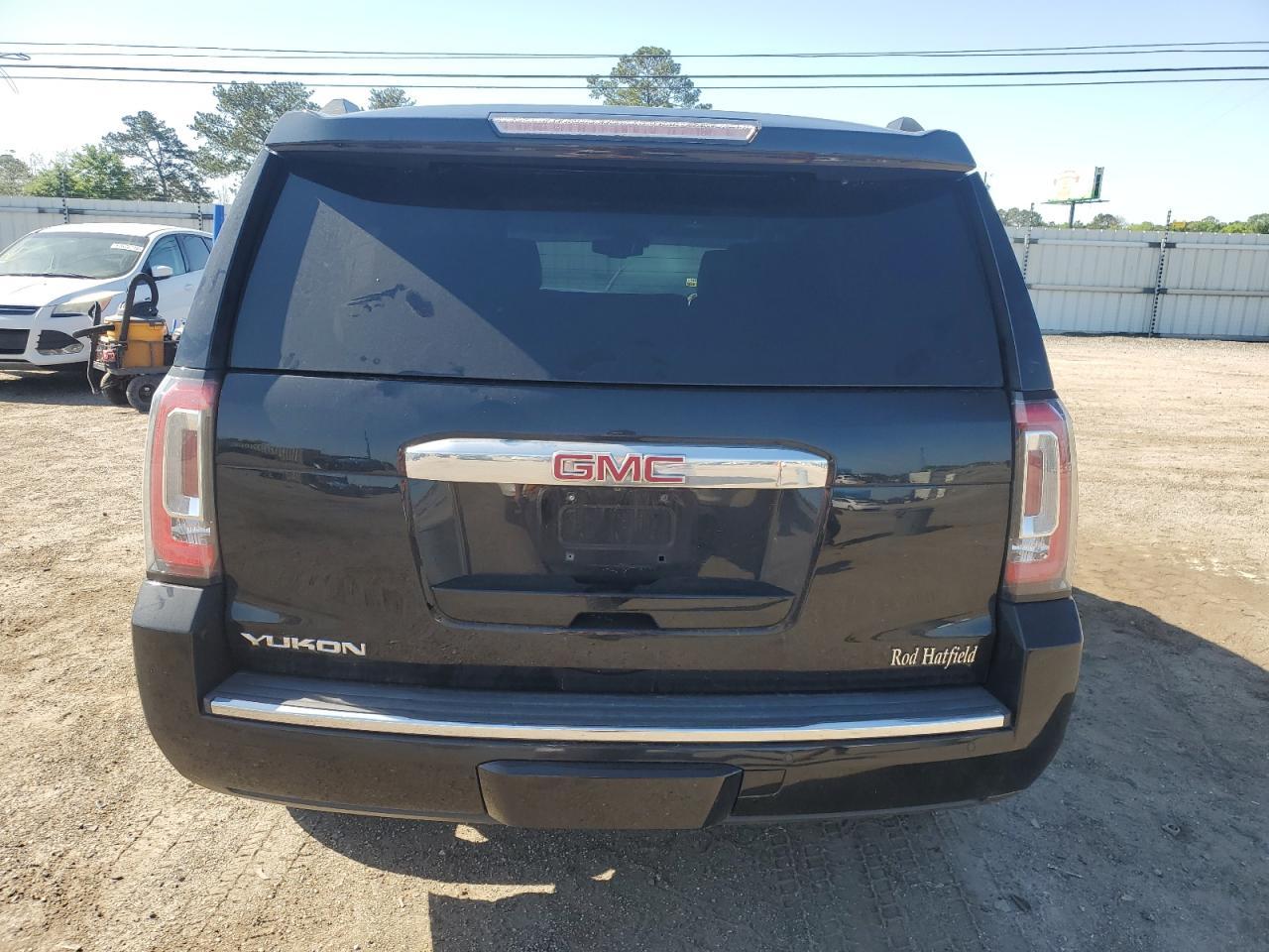 2019 GMC Yukon Denali - Фото 6