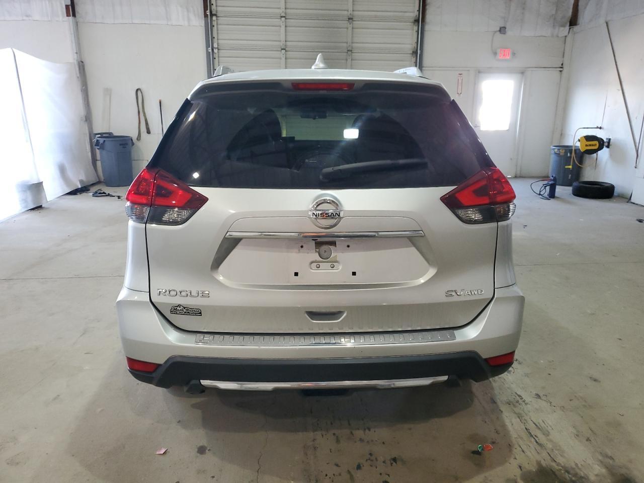 2018 Nissan Rogue S - Фото 6