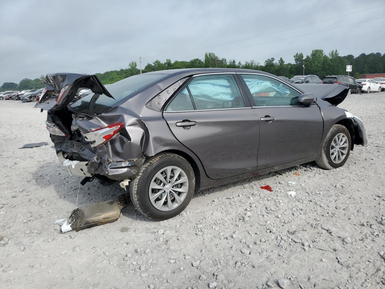 2016 Toyota Camry Le - Фото 3