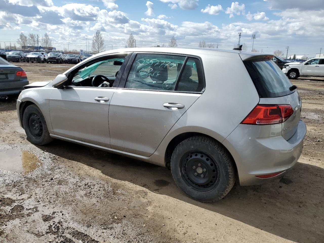 2016 Volkswagen Golf S/Se - Image 2