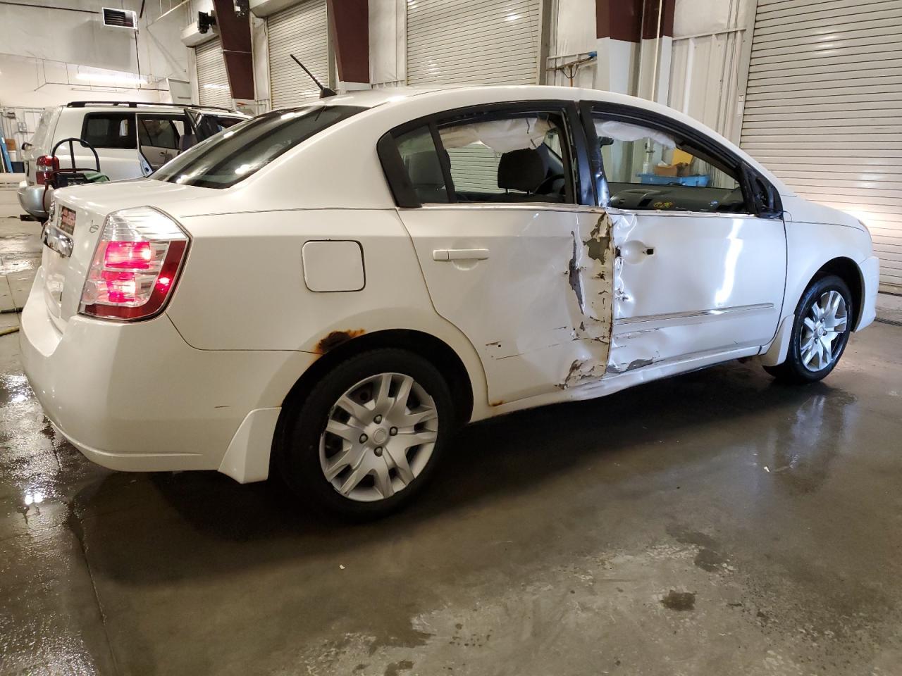 2010 Nissan Sentra 2.0 - Фото 3