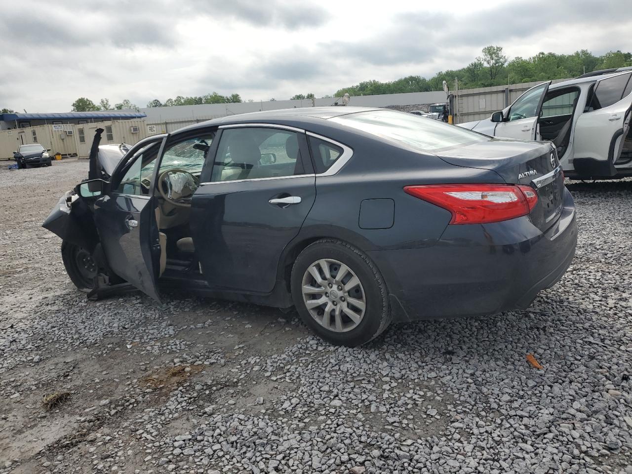 2017 Nissan Altima 2.5 - Фото 2