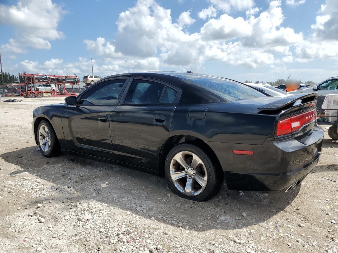 2014 Dodge Charger Se - Image 2