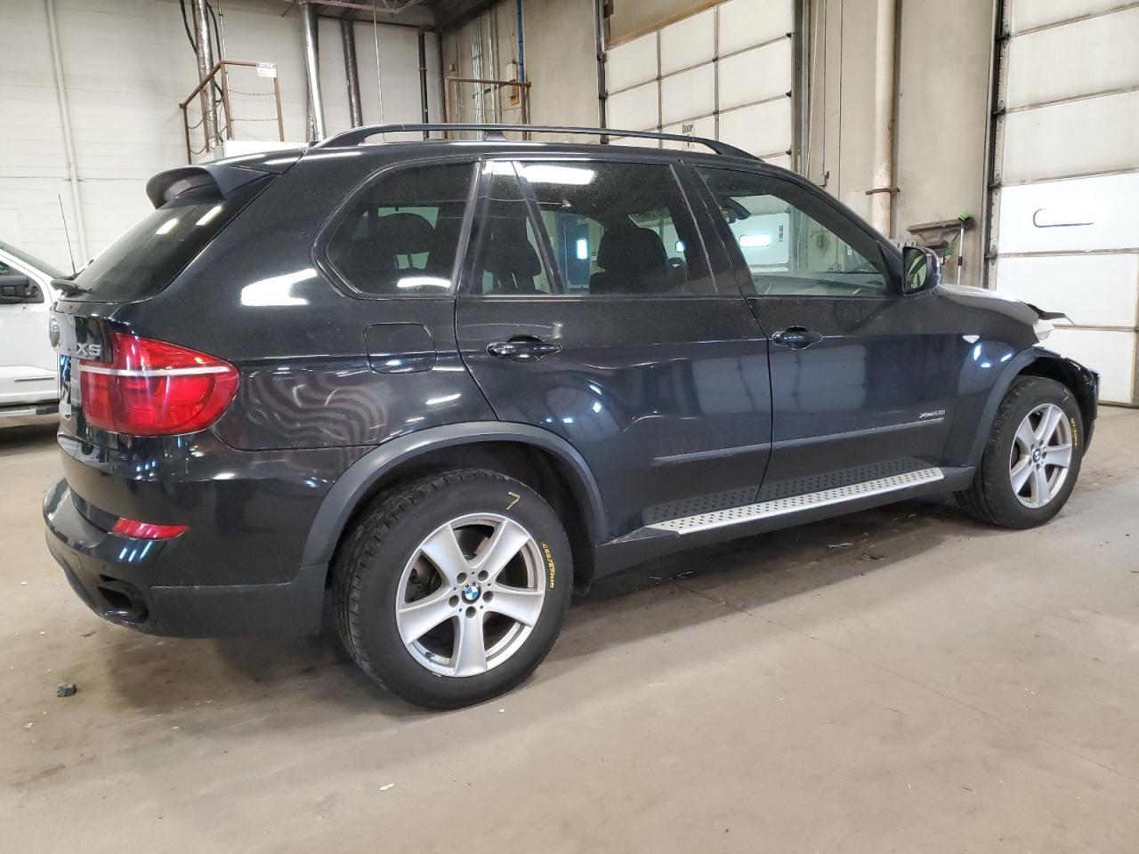 2011 BMW X5 xDrive50I - Фото 3