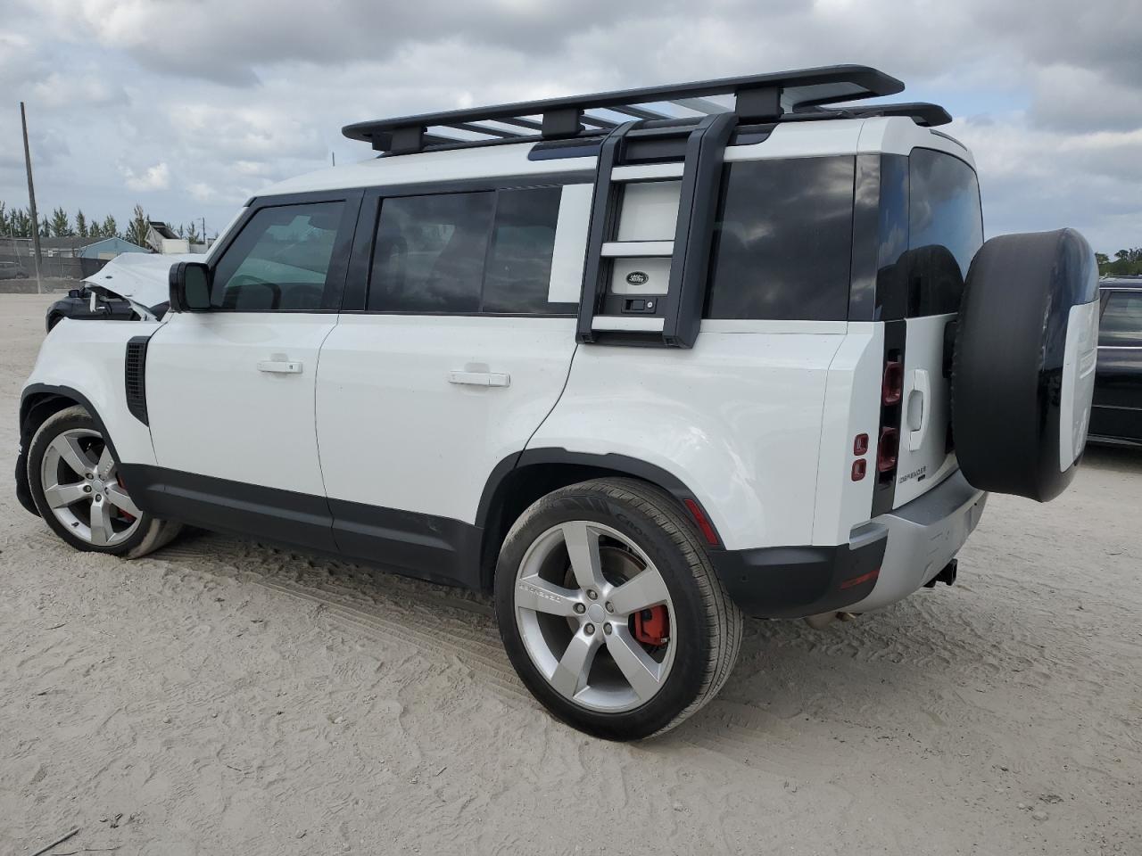 2023 Land Rover Defender 110 Se - Image 2