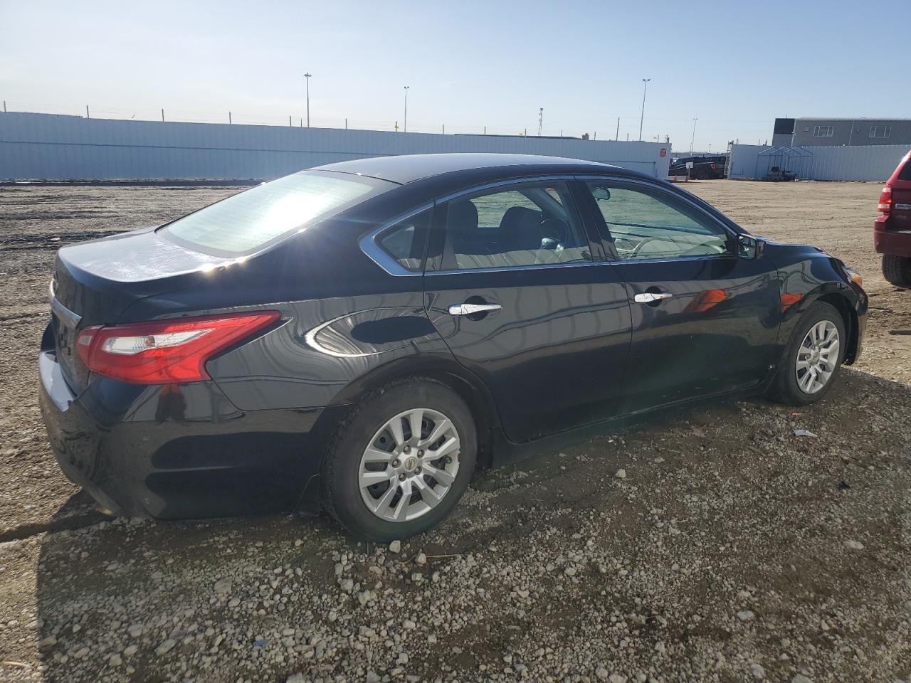 2017 Nissan Altima 2.5 - Image 3