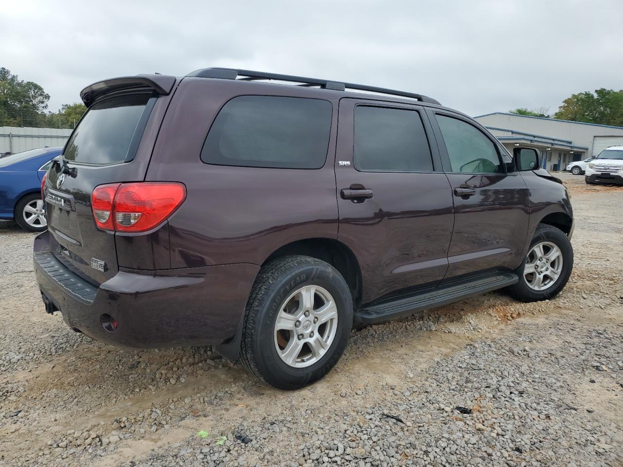 2016 Toyota Sequoia Sr5 - Фото 3