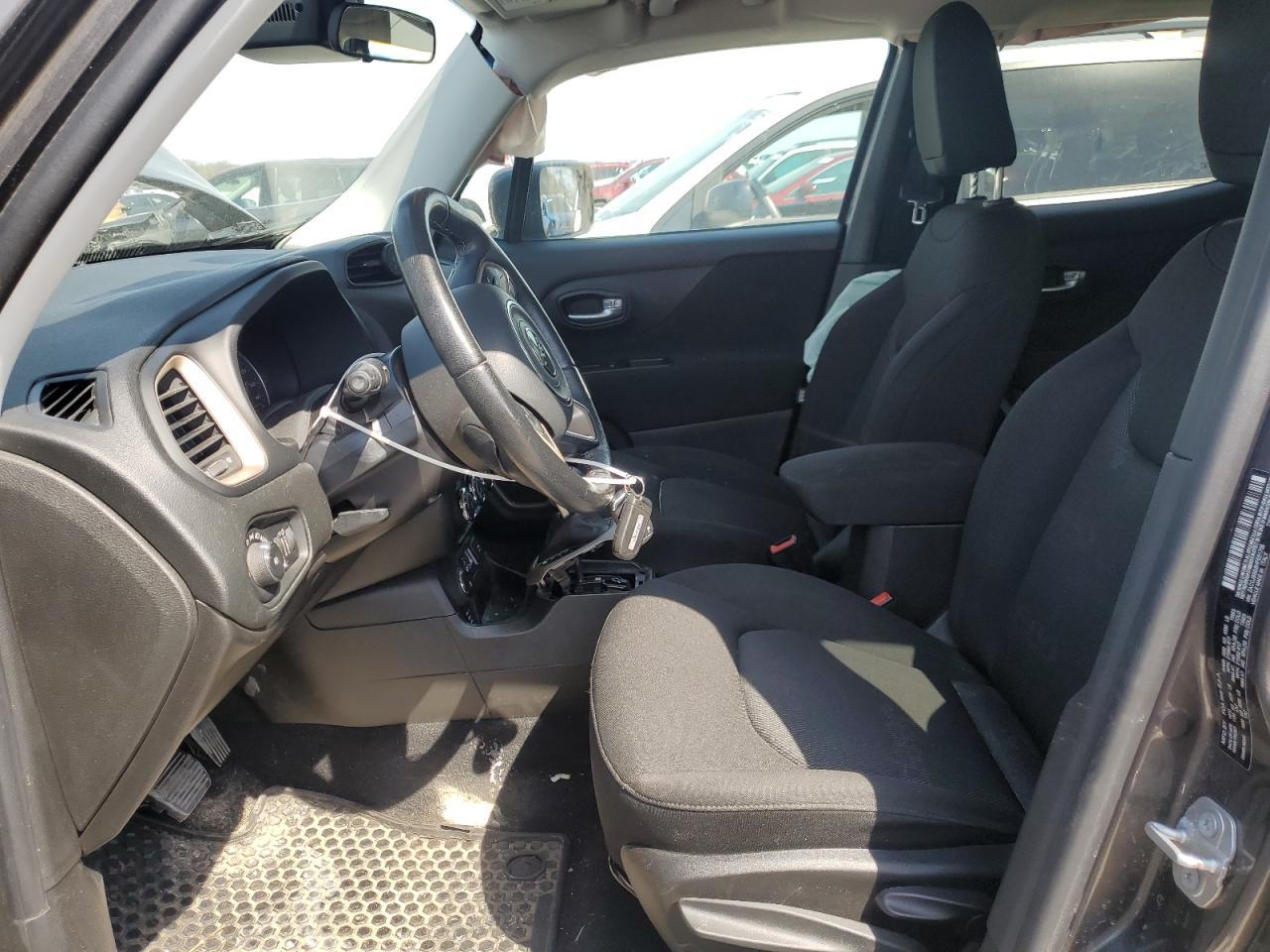 2017 Jeep Renegade Latitude - Image 7