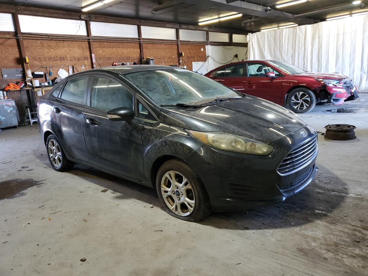 2014 Ford Fiesta Se - Фото 4
