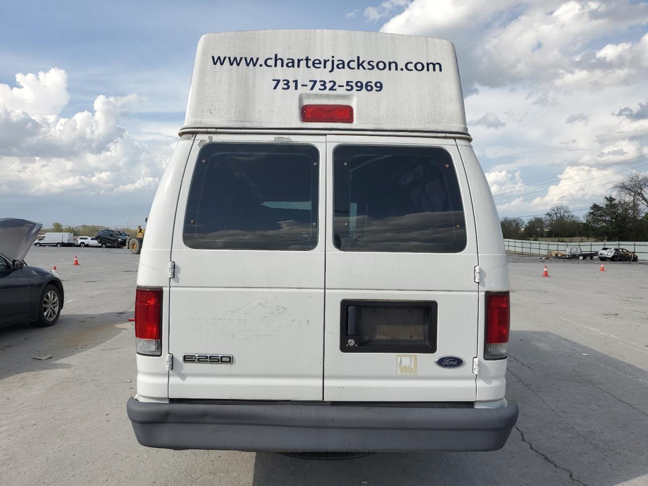 2006 Ford Econoline E250 Van - Image 6
