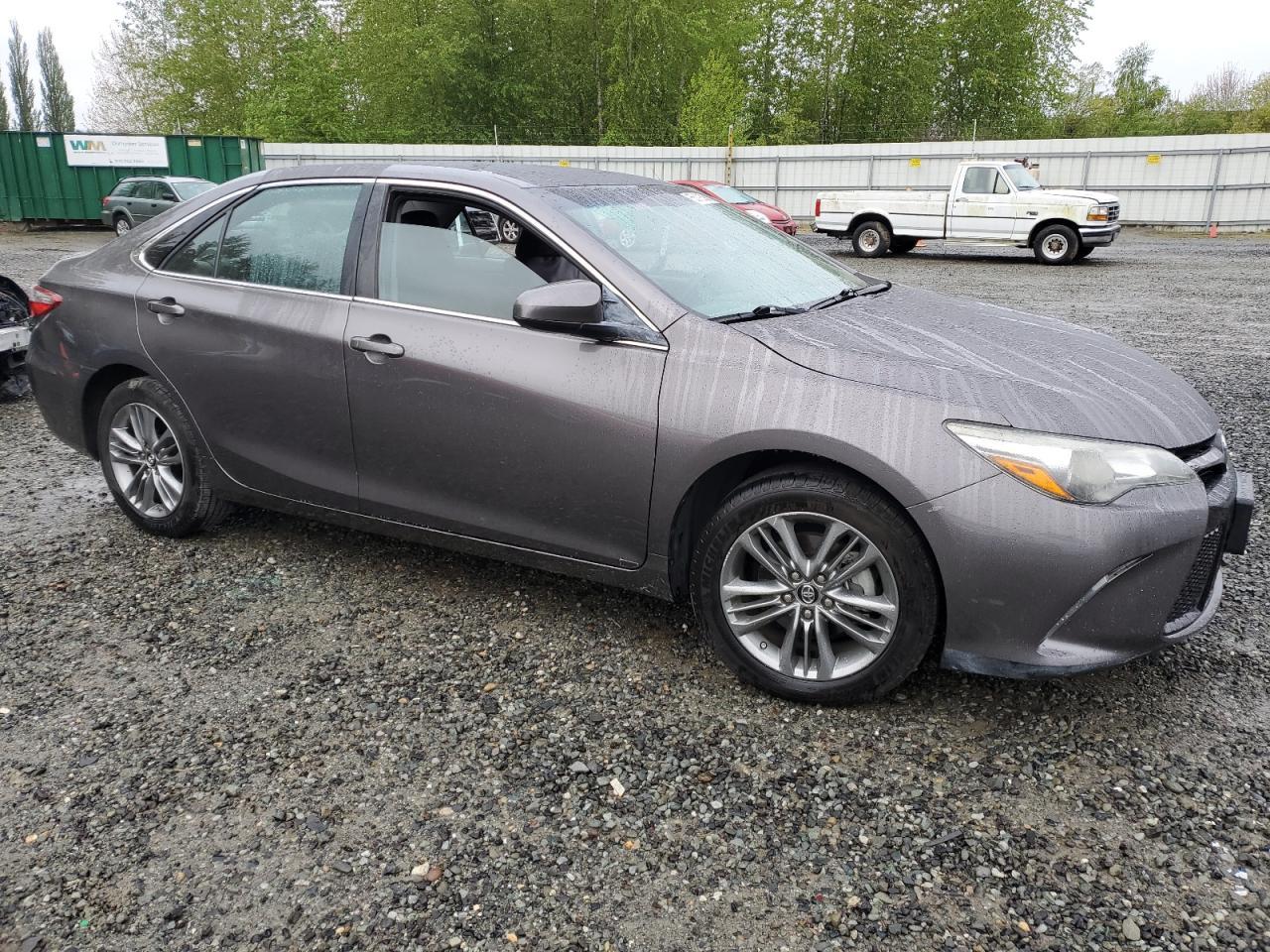 2016 Toyota Camry Le - Image 4