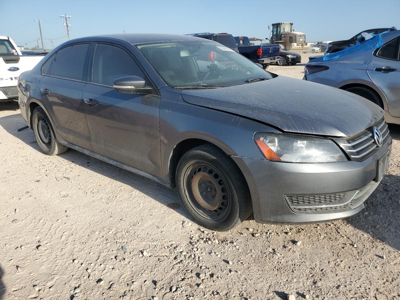 2015 Volkswagen Passat S - Фото 4