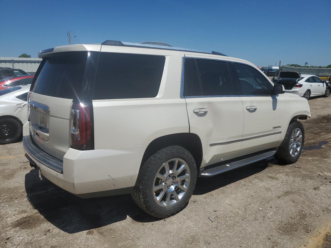 2015 GMC Yukon Denali - Image 3