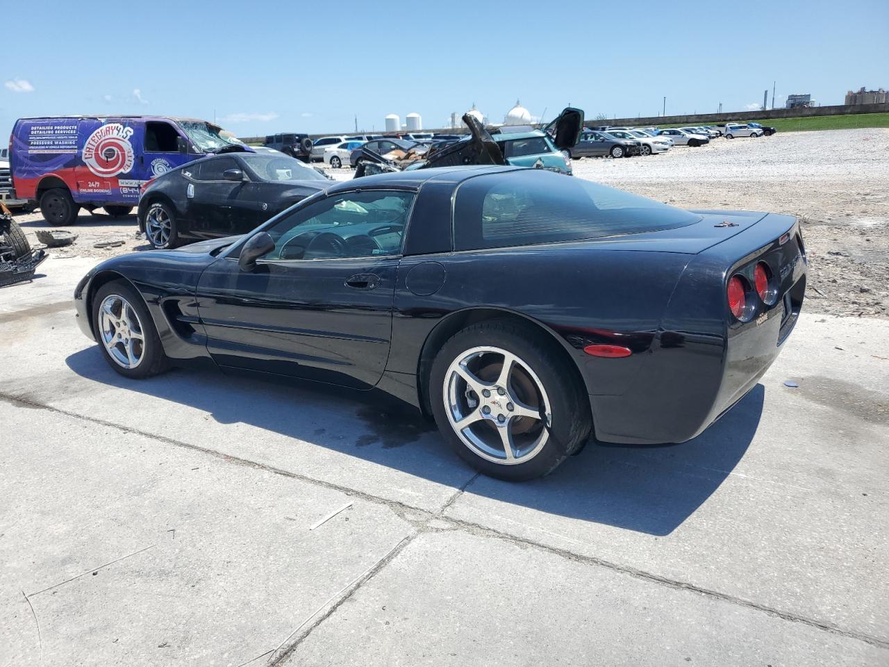 2002 Chevrolet Corvette - Фото 2