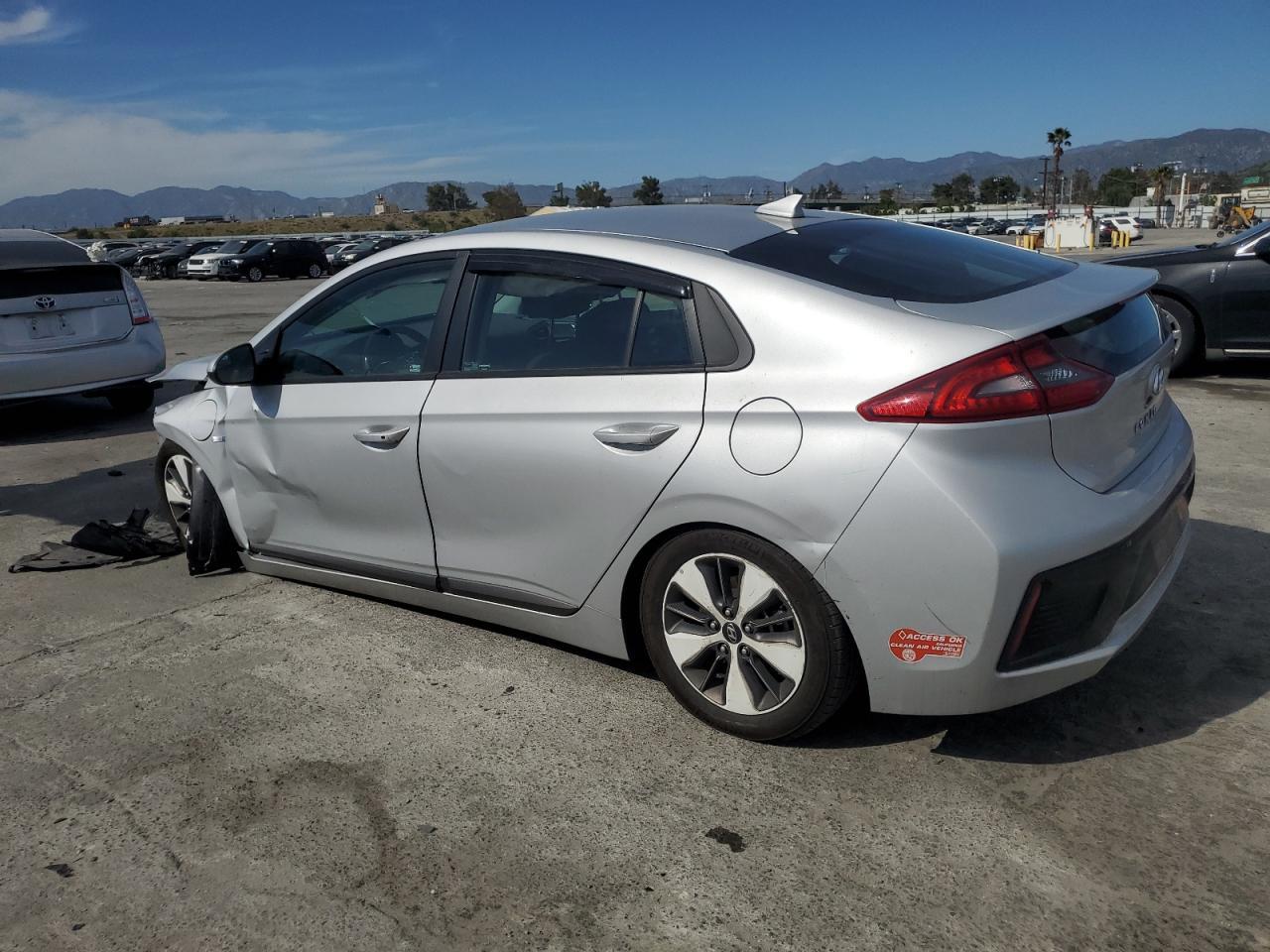 2019 Hyundai Ioniq - Фото 2