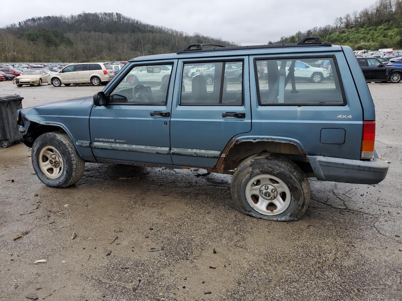1999 Jeep Cherokee Sport - Image 2