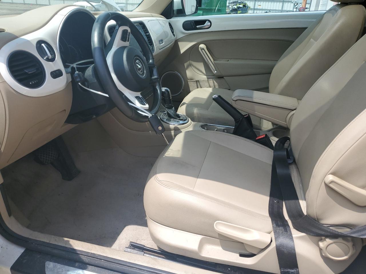 2013 Volkswagen Beetle - Image 7