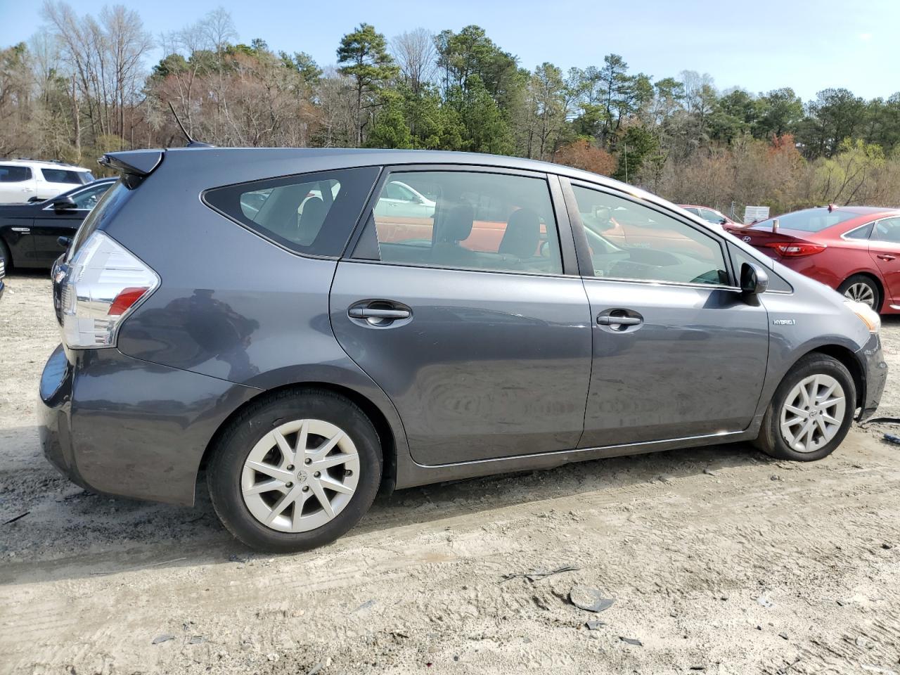 2012 Toyota Prius V - Фото 3