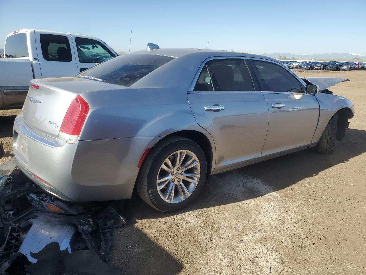 2016 Chrysler 300C - Фото 3