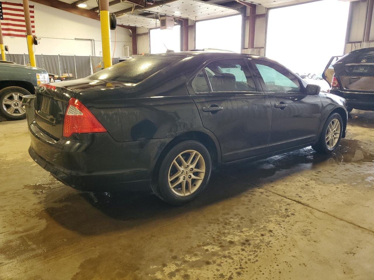 2012 Ford Fusion S - Фото 3