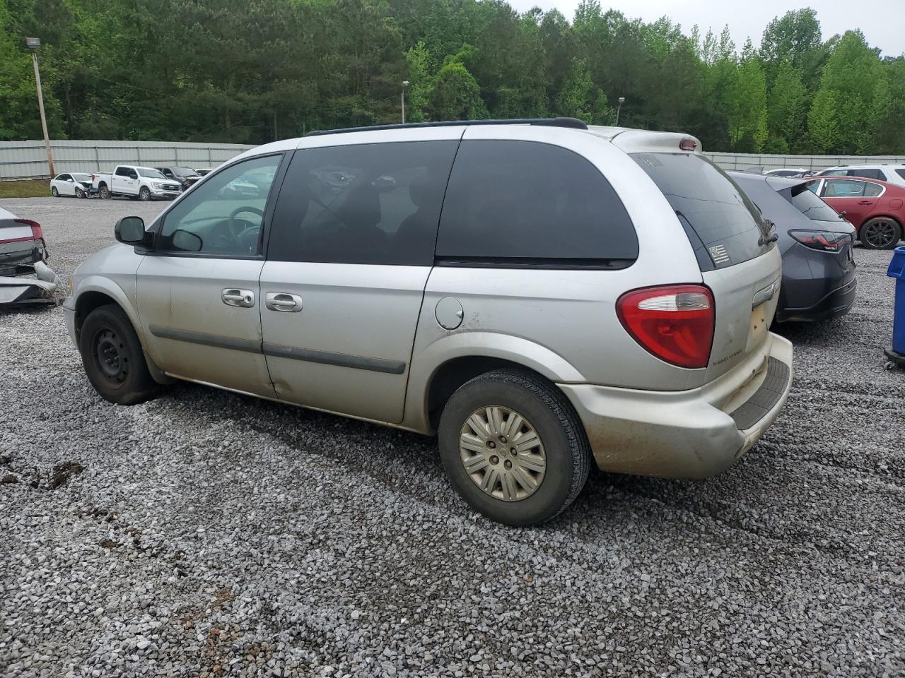 2005 Chrysler Town & Country - Фото 2