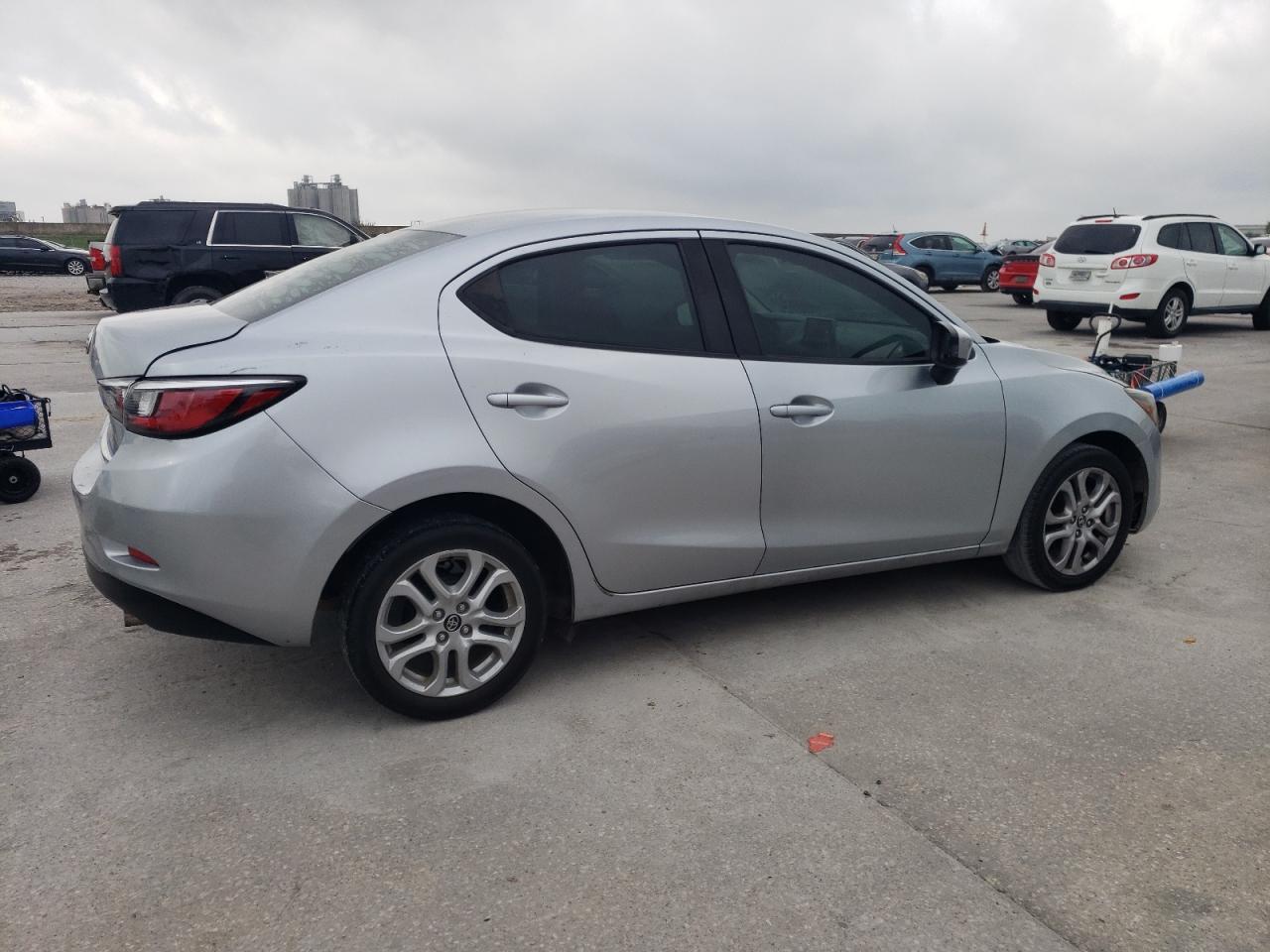 2017 Toyota Yaris Ia - Фото 3