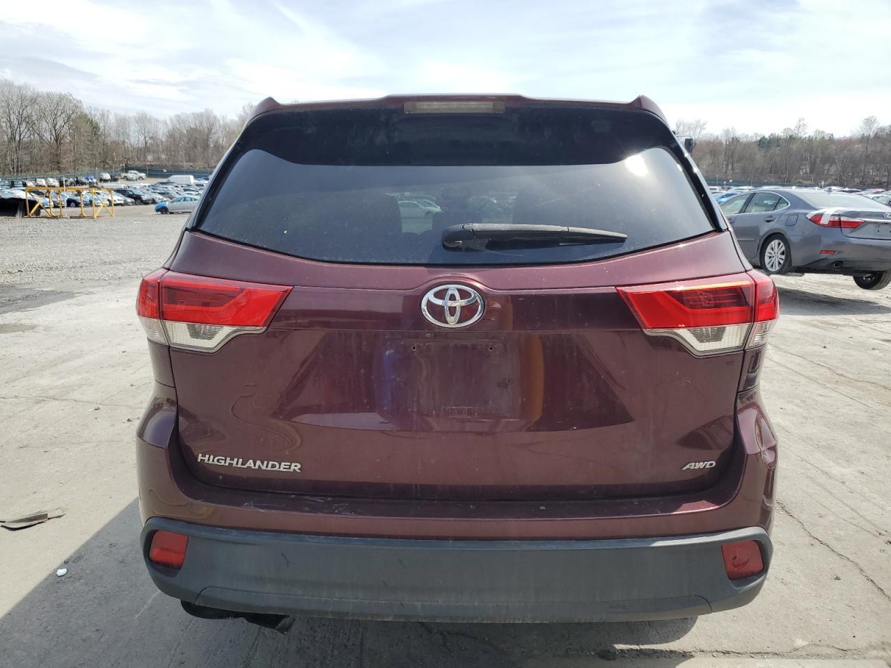 2018 Toyota Highlander Le - Фото 6