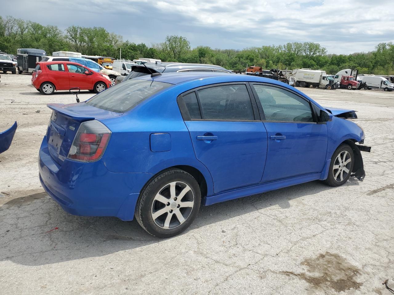 2011 Nissan Sentra 2.0 - Image 3