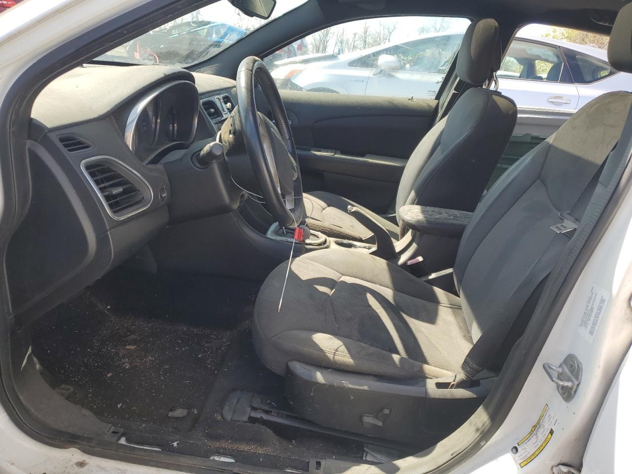 2013 Chrysler 200 Touring - Фото 7