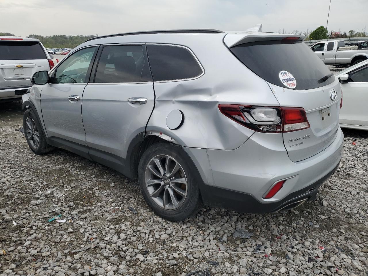 2017 Hyundai Santa Fe Se - Image 2