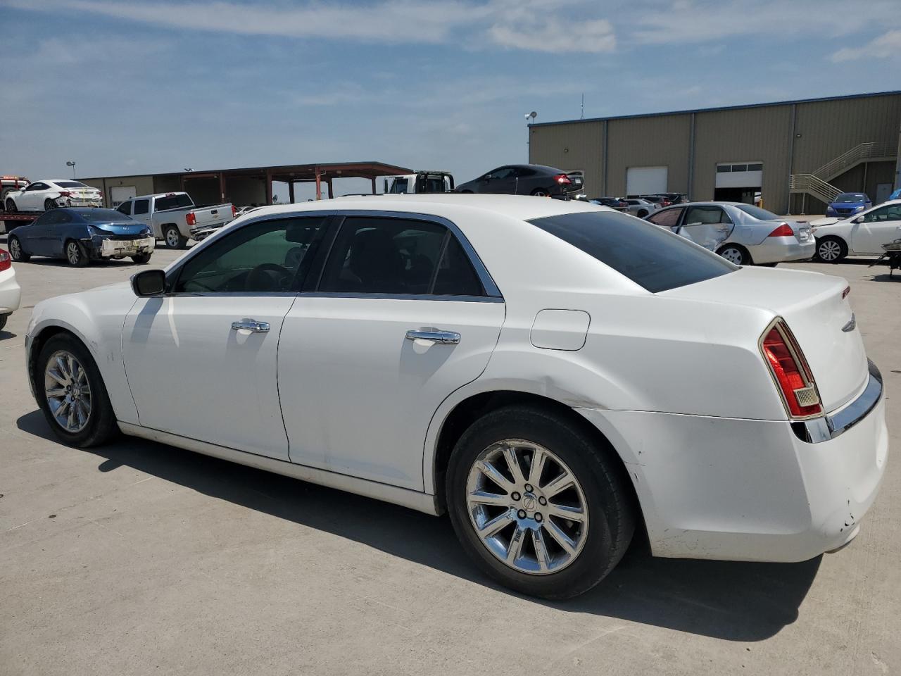 2013 Chrysler 300C - Фото 2