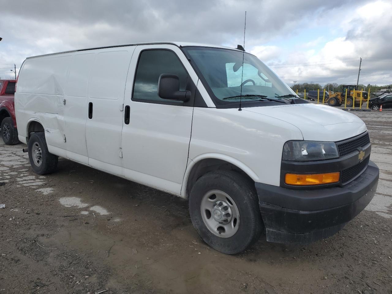 2018 Chevrolet Express G2500 - Фото 4