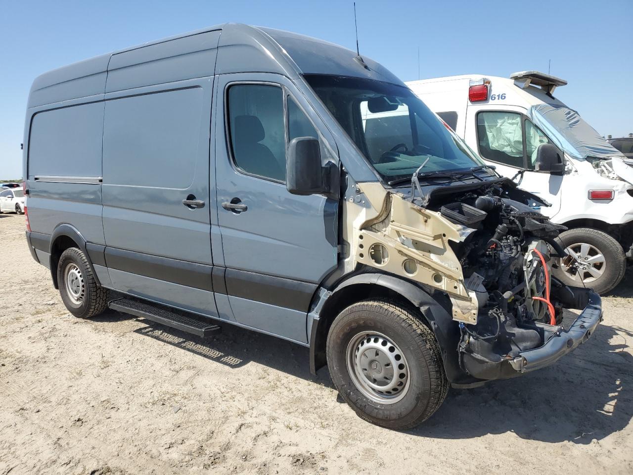 2018 Mercedes-Benz Sprinter 2500 - Фото 4