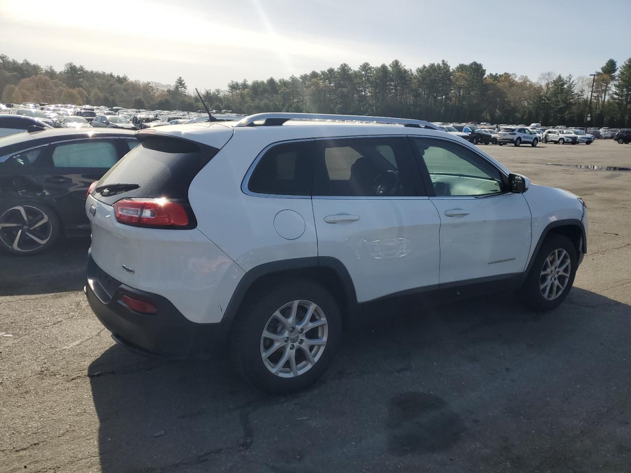2015 Jeep Cherokee Latitude - Image 3