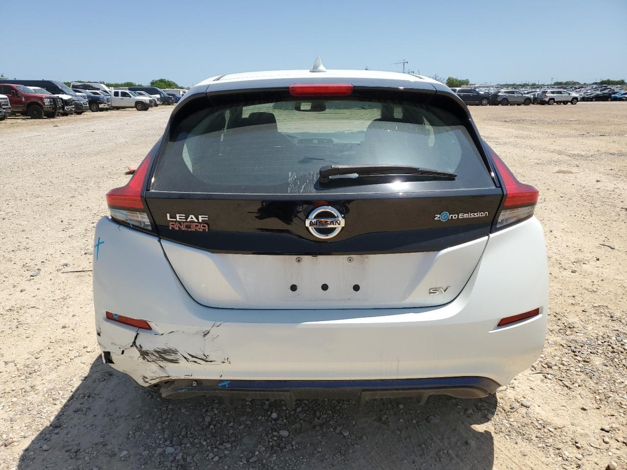 2018 Nissan Leaf S - Image 6