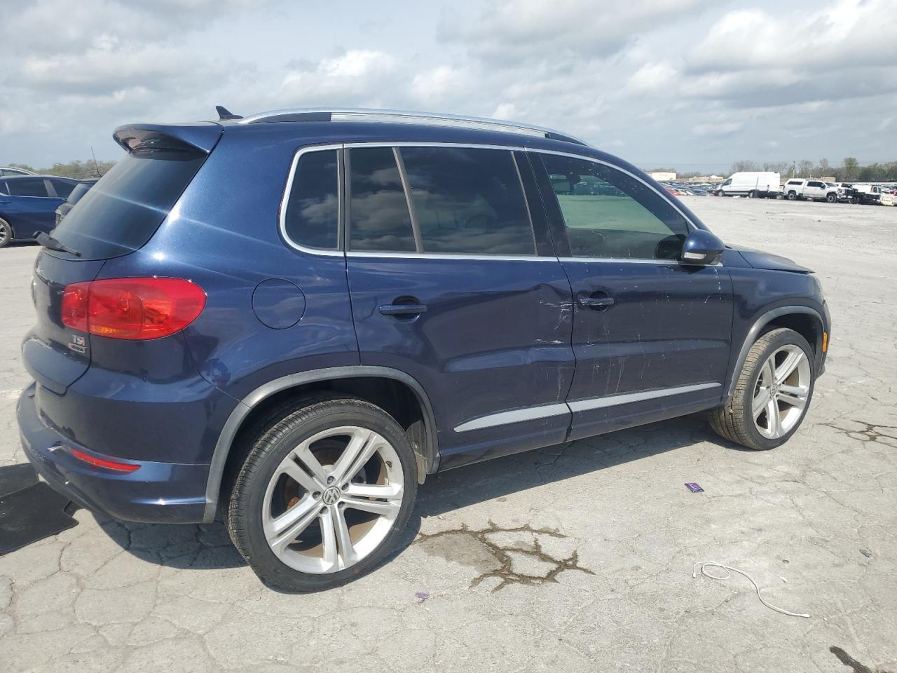 2016 Volkswagen Tiguan S - Фото 3