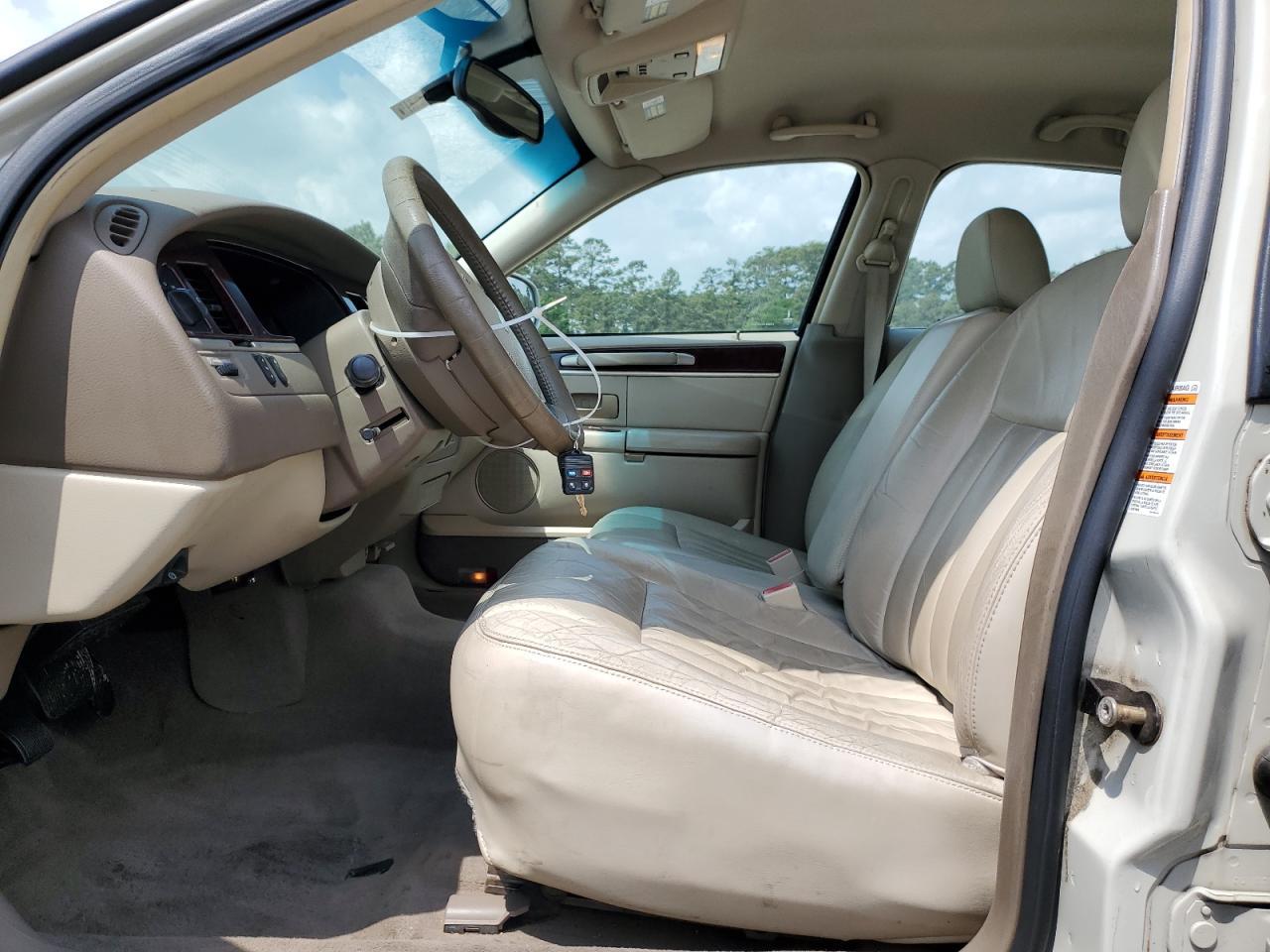 2005 Lincoln Town Car Signature - Фото 7