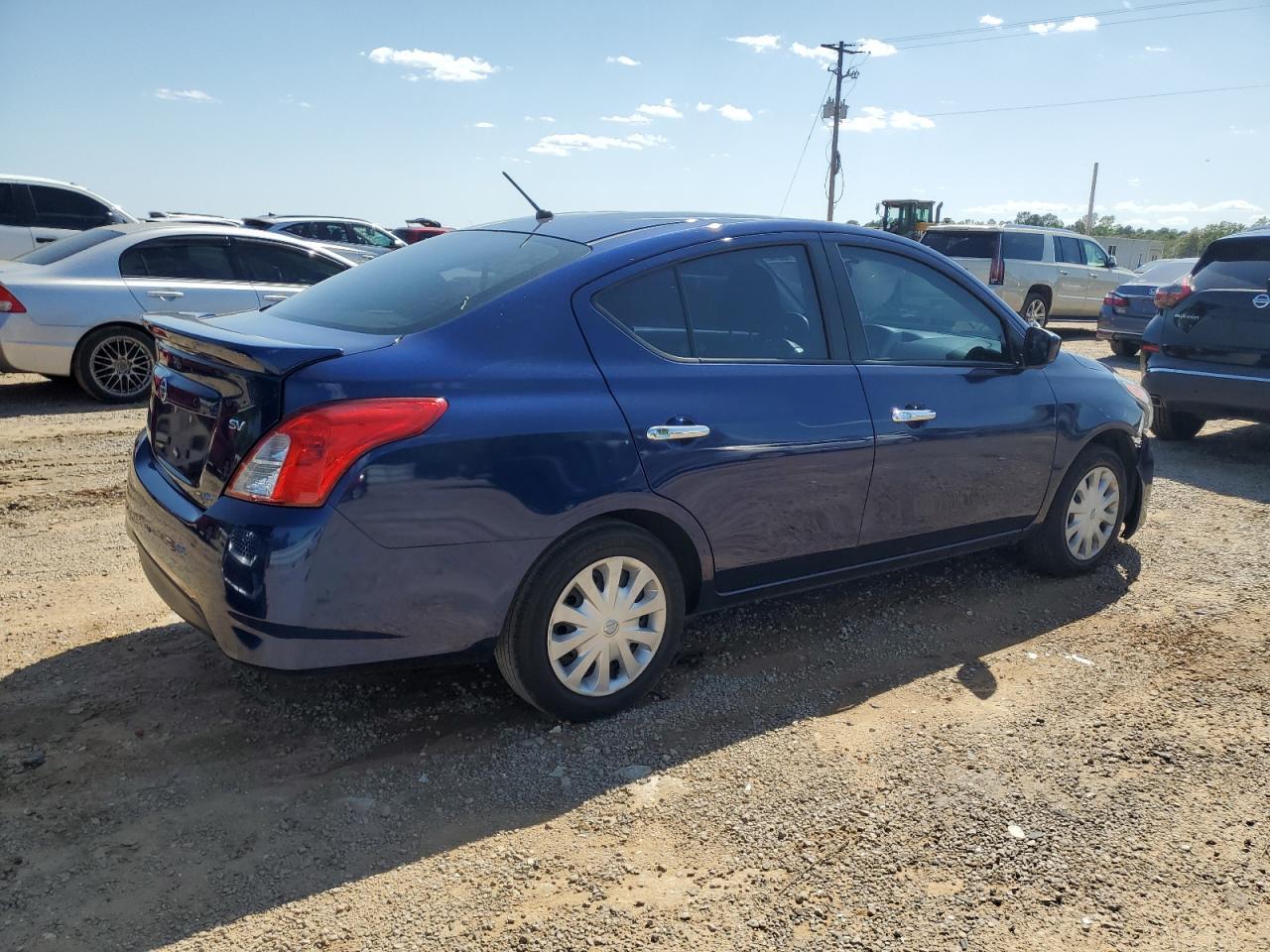 2019 Nissan Versa - Image 3