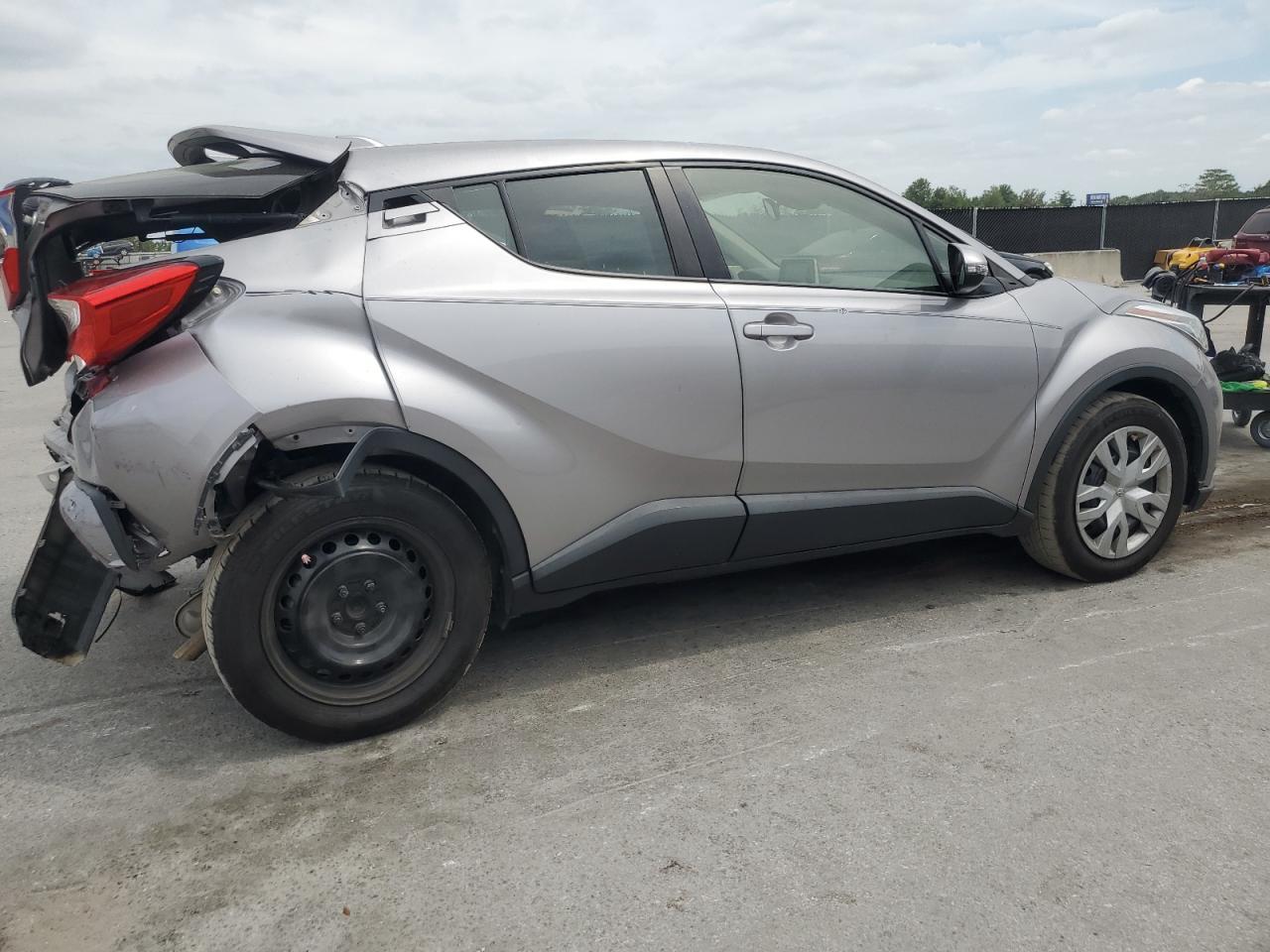 2020 Toyota C-Hr Xle - Фото 3