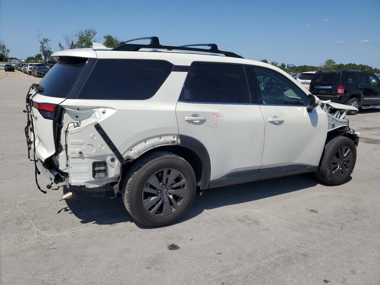 2022 Nissan Pathfinder Sv - Фото 3