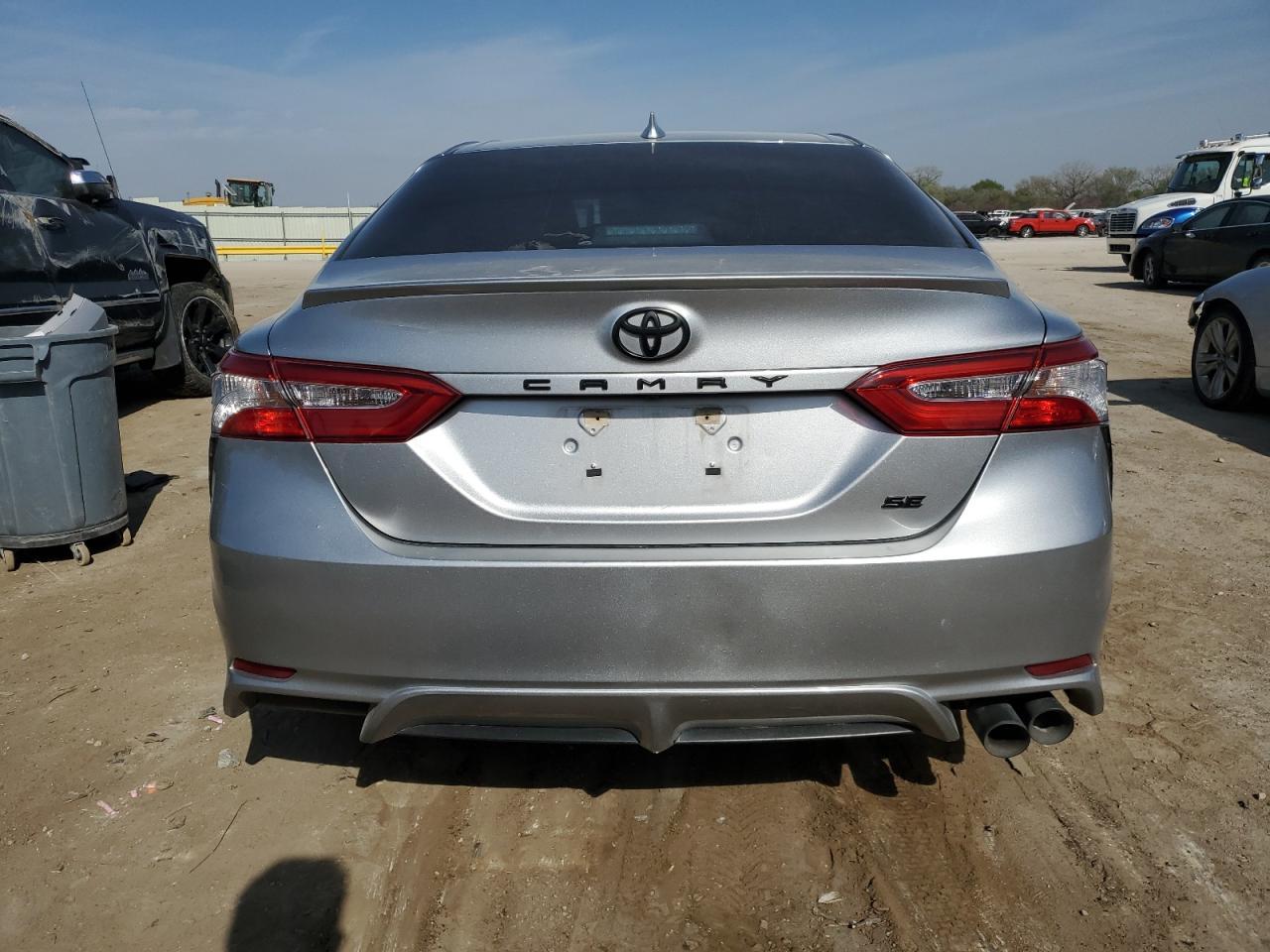 2020 Toyota Camry Se - Image 6