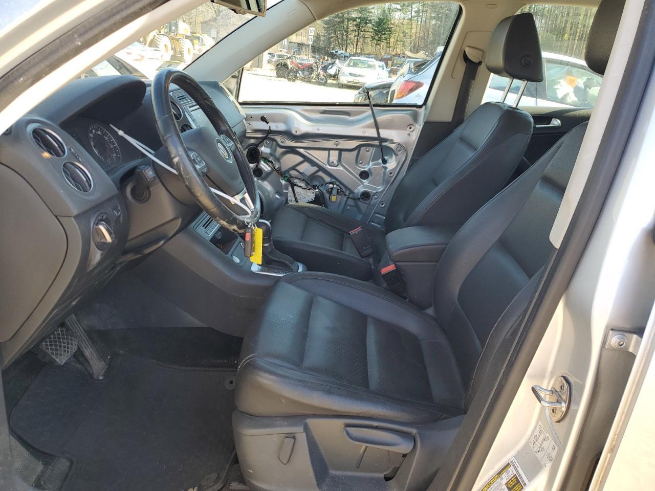 2017 Volkswagen Tiguan S - Фото 7