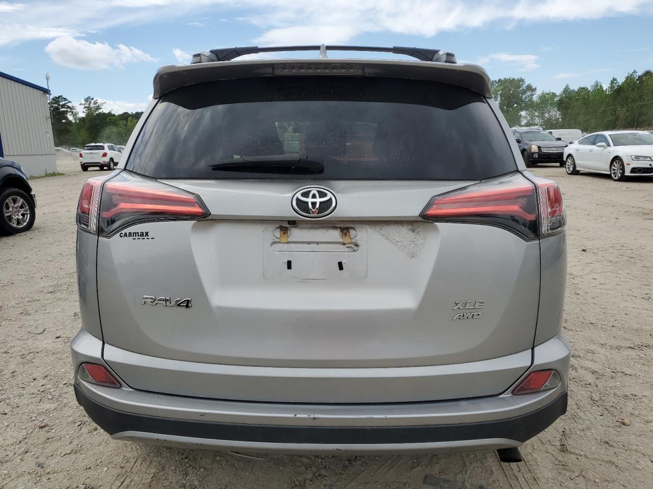 2017 Toyota Rav4 Xle - Image 6