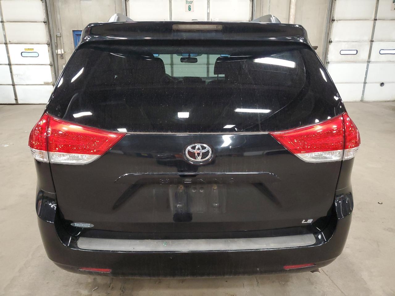 2013 Toyota Sienna Le - Фото 6