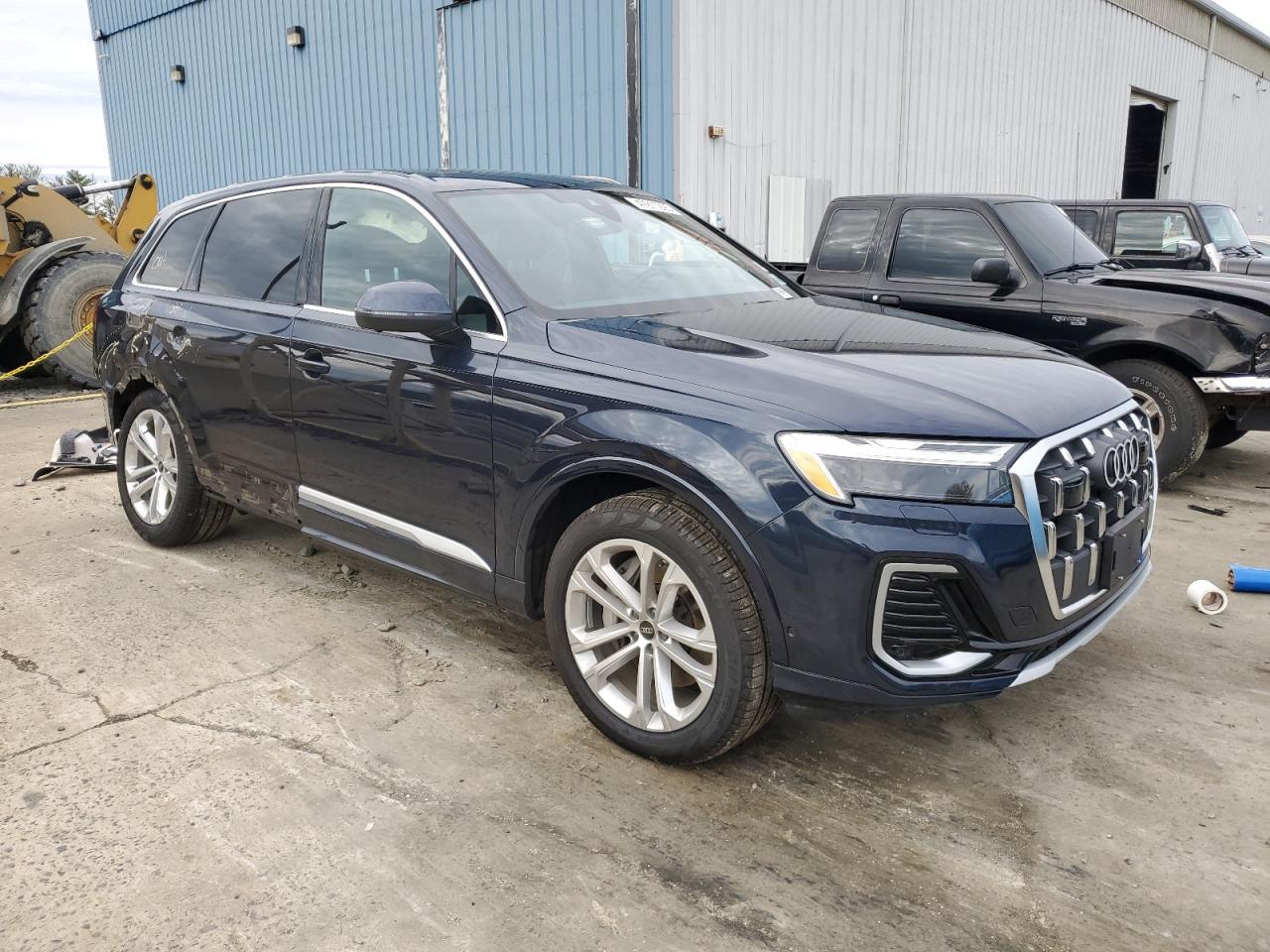 2025 Audi Q7 Premium - Image 4