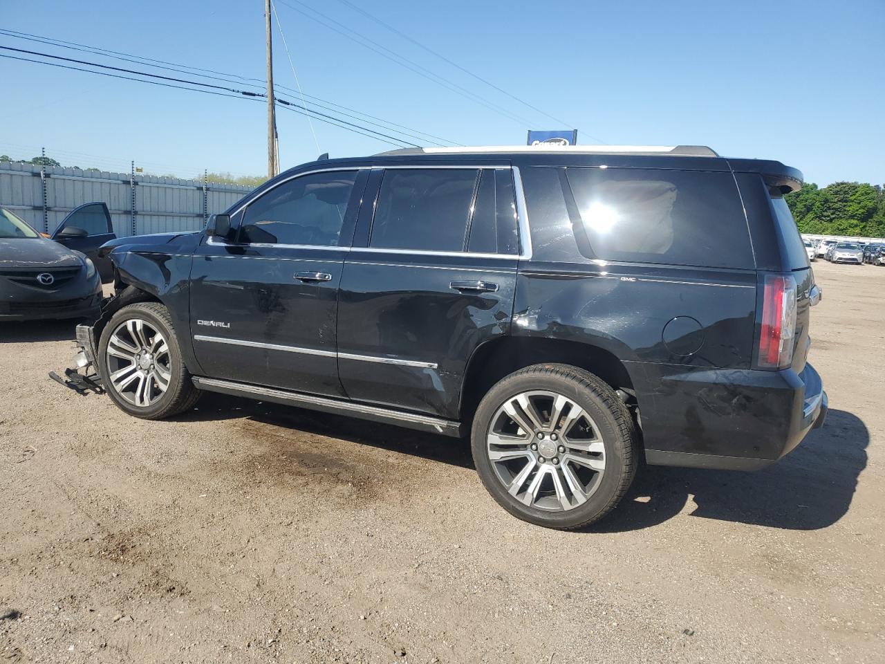 2019 GMC Yukon Denali - Фото 2