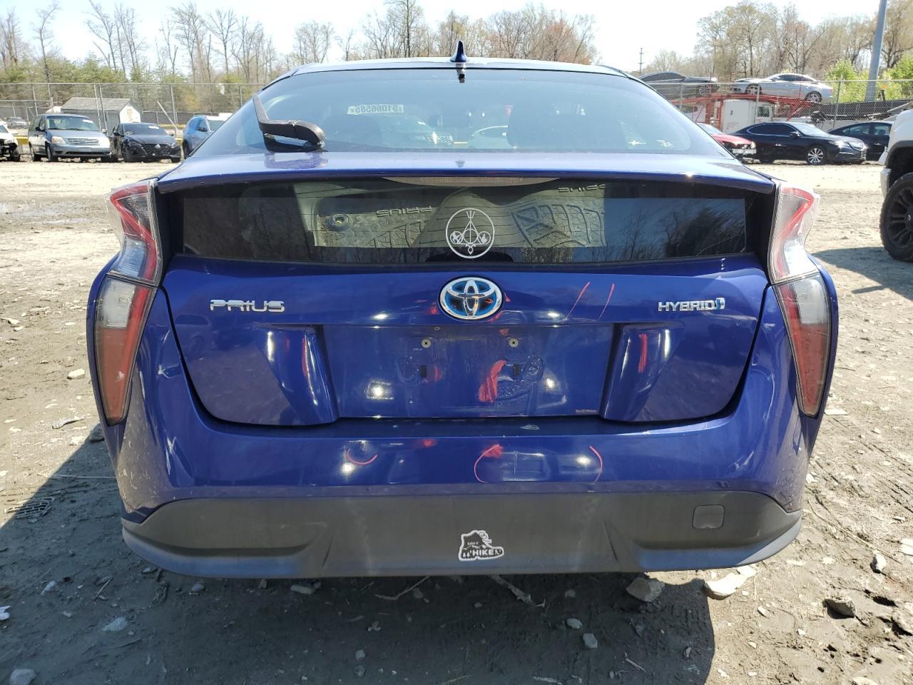 2016 Toyota Prius - Image 6