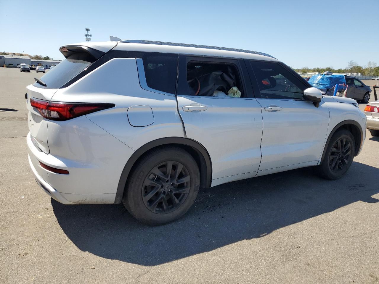 2022 Mitsubishi Outlander Sel - Фото 3