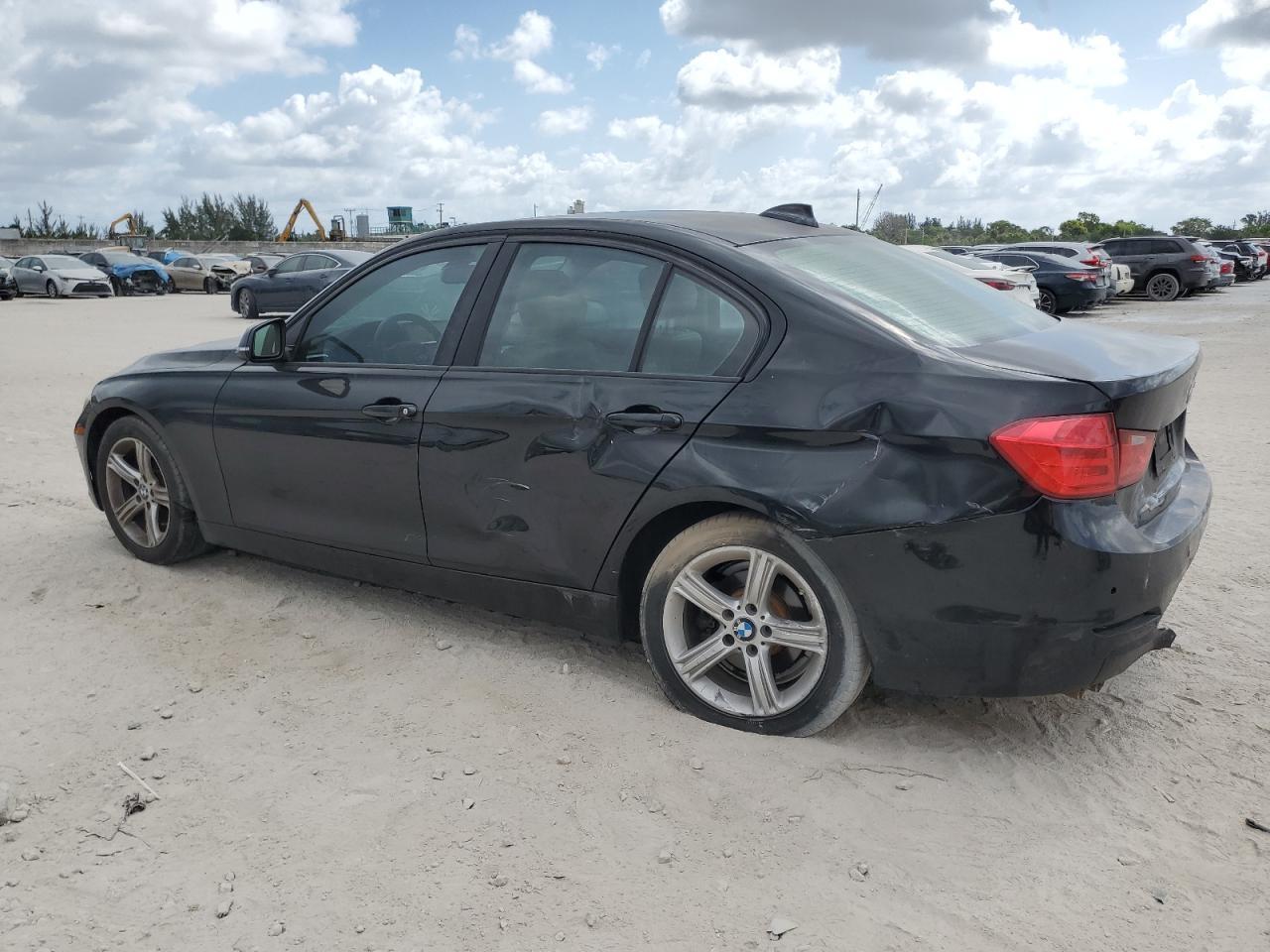 2015 BMW 328 I - Фото 2