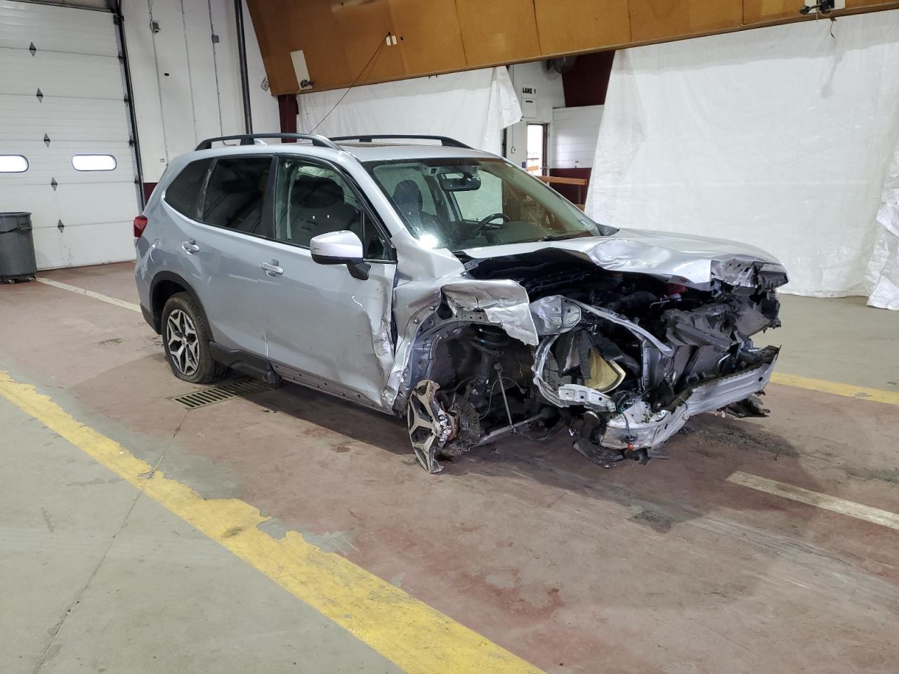 2019 Subaru Forester Premium - Фото 4